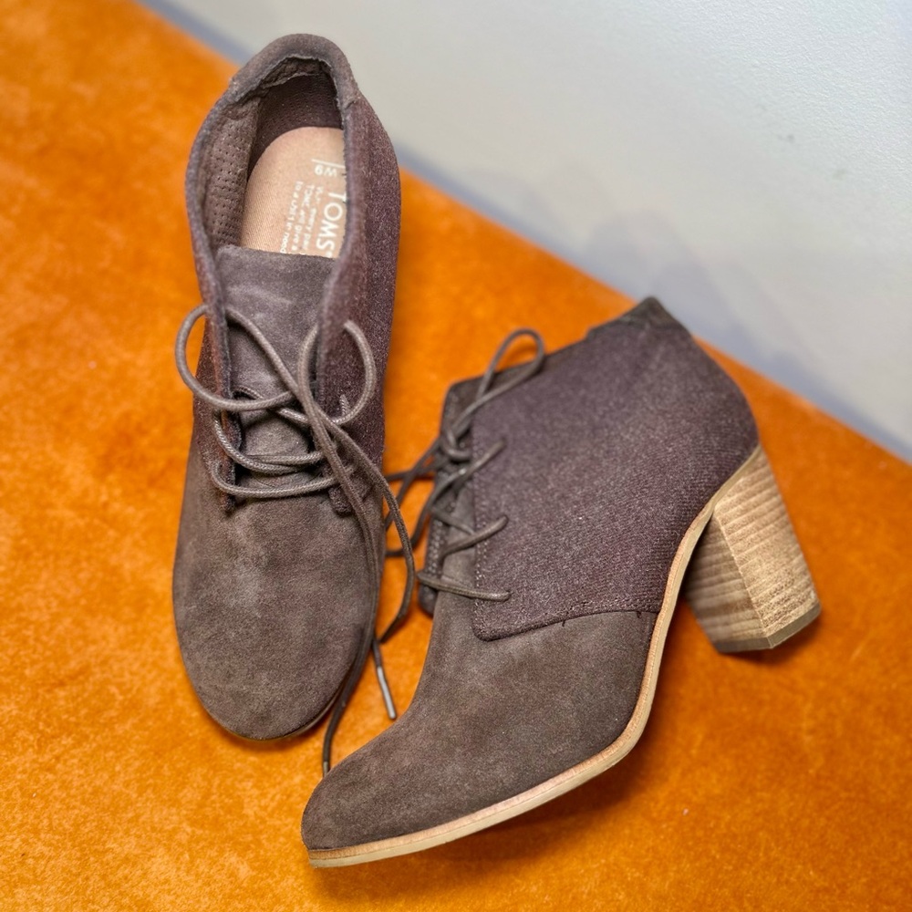 TOMS Lunata Lace-Up Booties | Size 9 | Suede Block Heel Ankle Boots